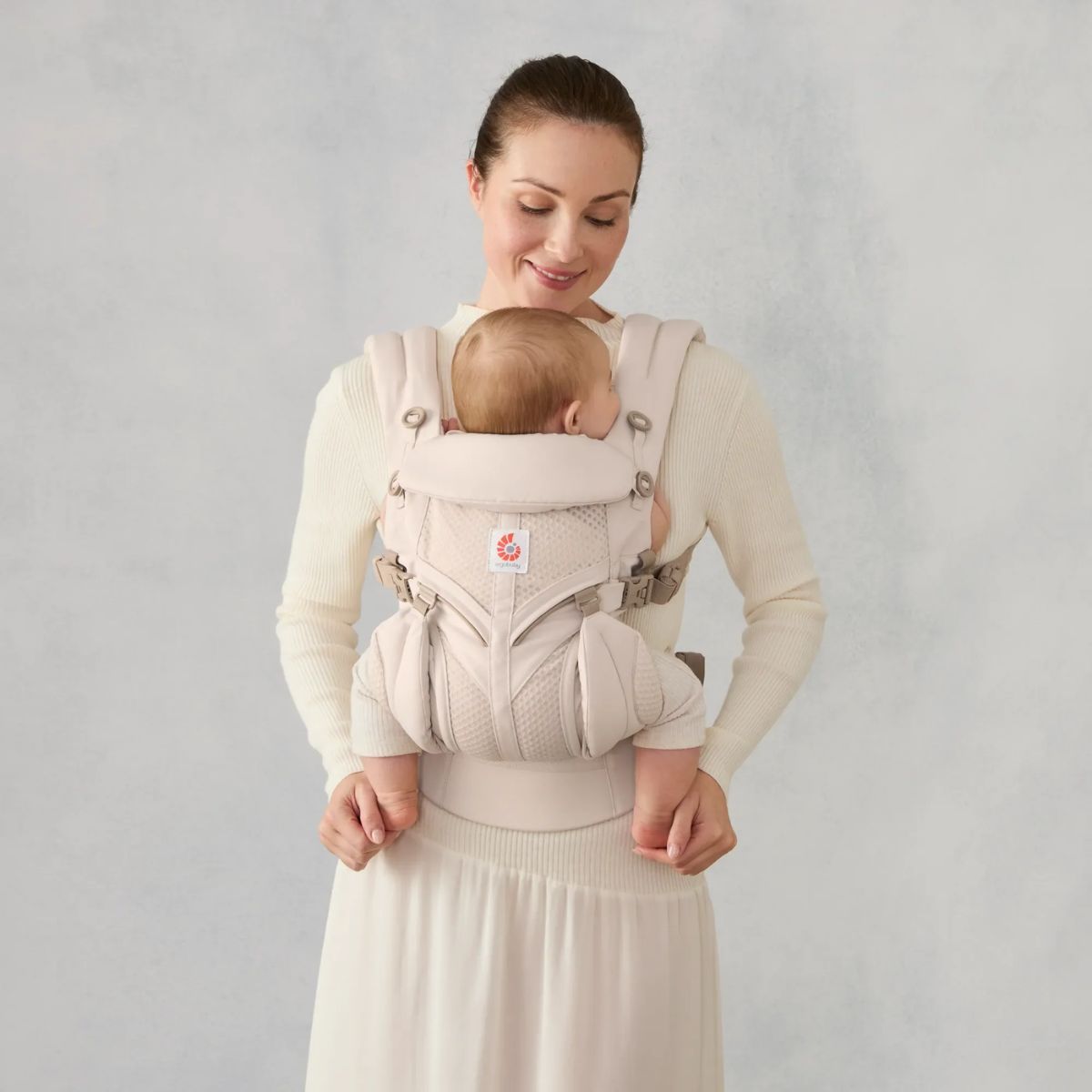 Ergobaby Omni Classic Newborn Baby Carrier 0-48M - Natural Beige - Four Carry Positions That Grow with Baby